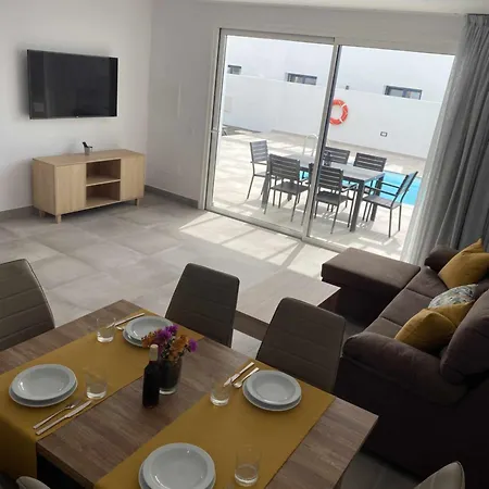 Vuelo Con Piscina Y Barbacoa Disfrutar Villa *