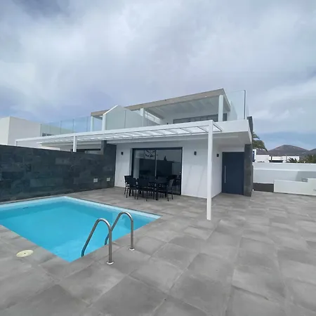 Villa Vuelo Con Piscina Y Barbacoa Disfrutar